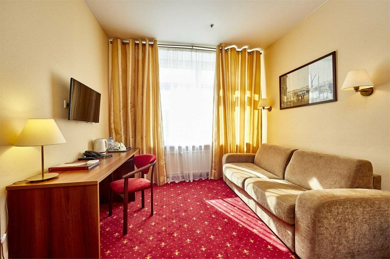 Фотографии номера Делюкс - двухкомнатный в Гостинице Россия Санкт-Петербург