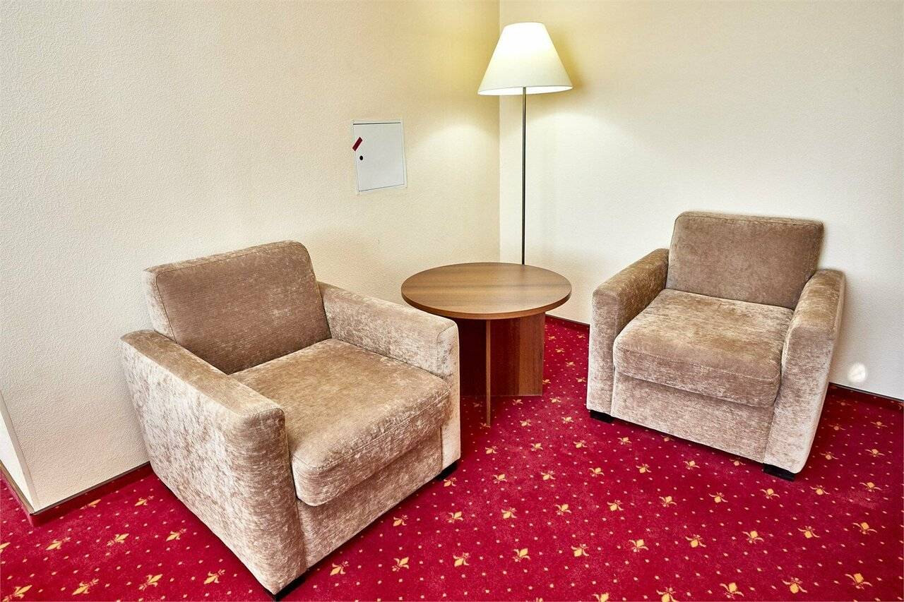 Фотографии номера Люкс - двухкомнатный в Гостинице Россия Санкт-Петербург