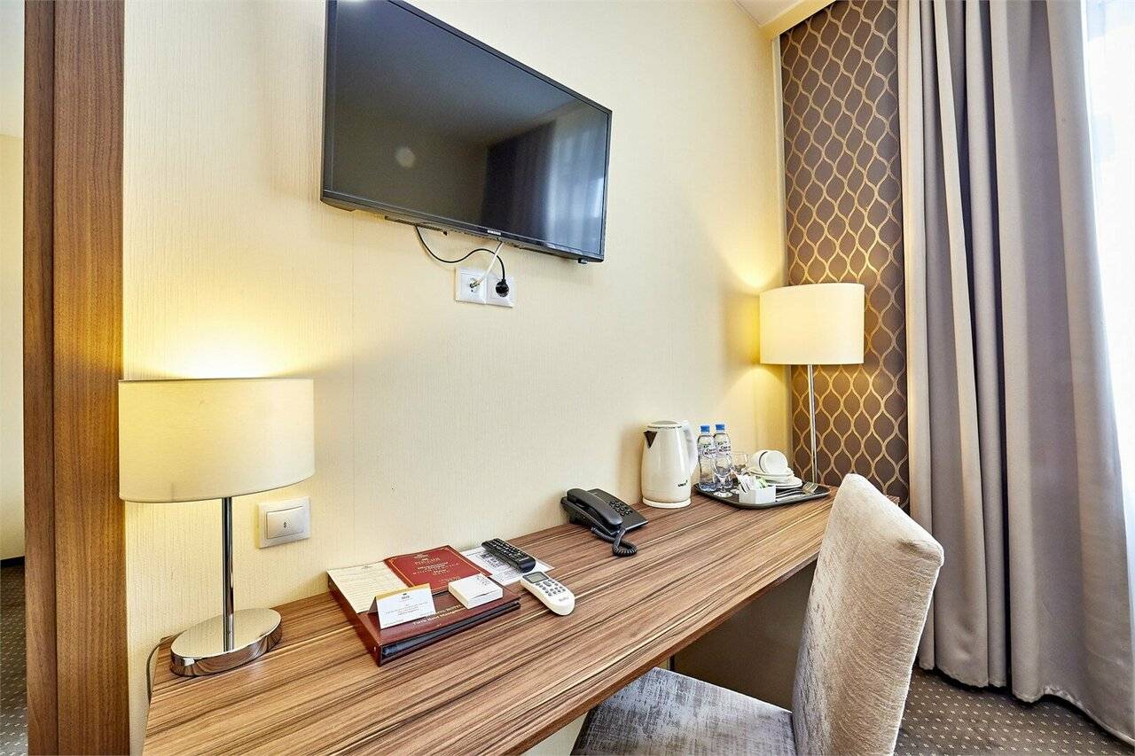 Фотографии номера Делюкс - двухкомнатный в Гостинице Россия Санкт-Петербург