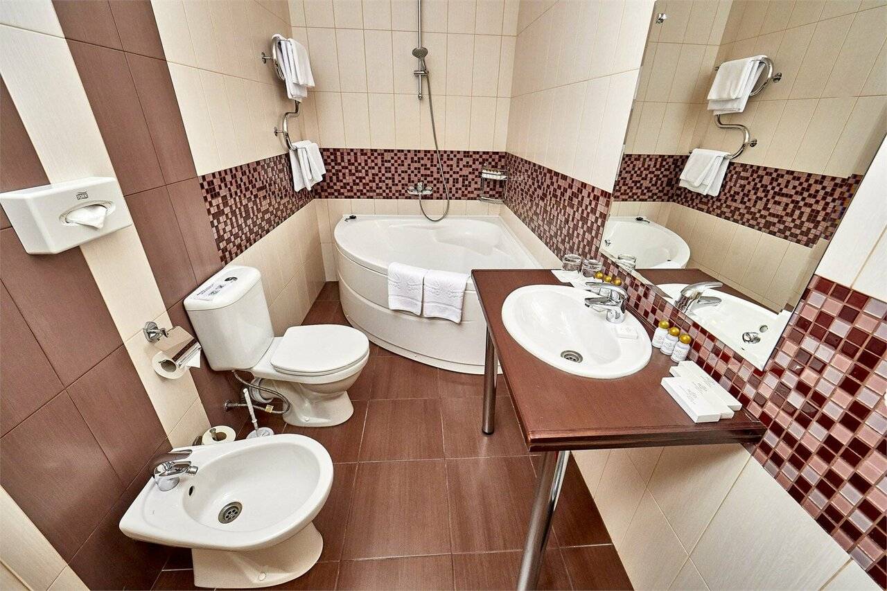 Фотографии номера Люкс - двухкомнатный в Гостинице Россия Санкт-Петербург