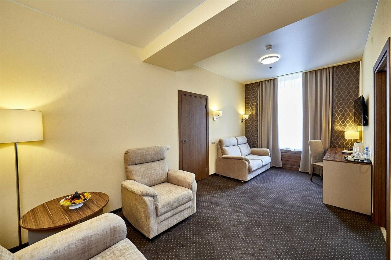 Фотографии номера Гранд Люкс - трёхкомнатный в Гостинице Россия Санкт-Петербург